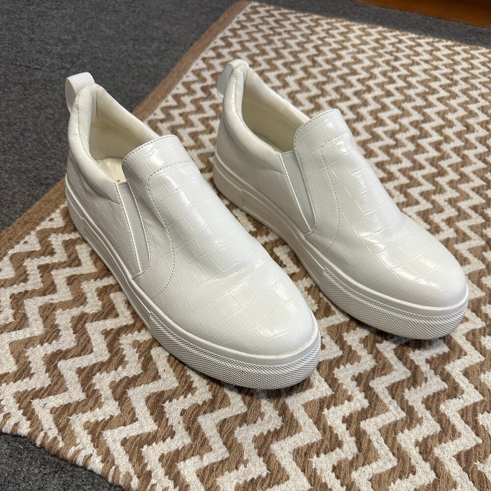 Lulu's Womens Size 11 Ivory Croc Alligator Slip On Sneakers Casual‎ Shoes